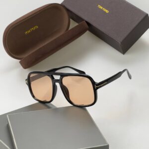 عینک آفتابی و دید در شب زنانه تام فورد 2