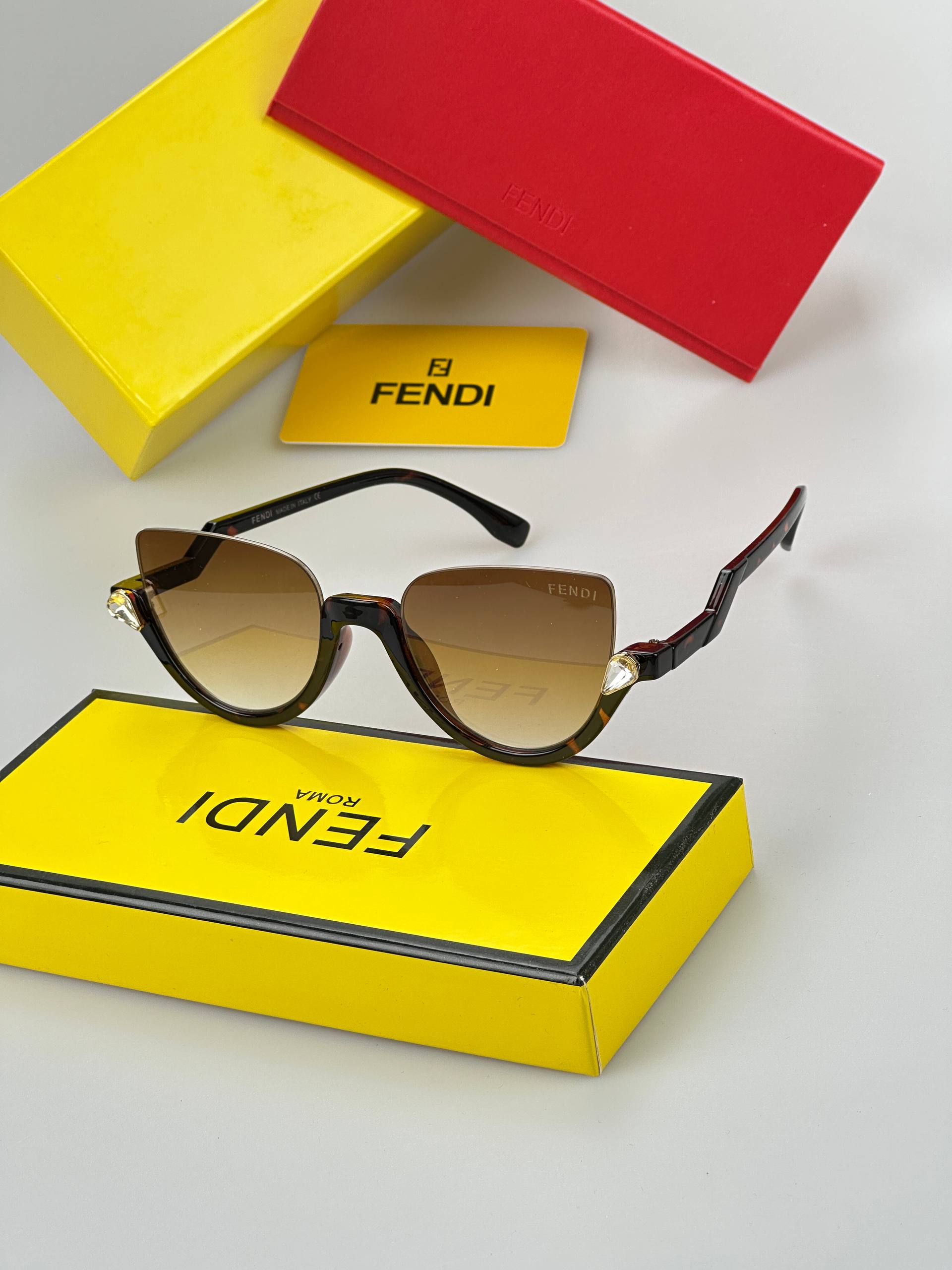 عینک نیم فریم FENDI - تصویر 4