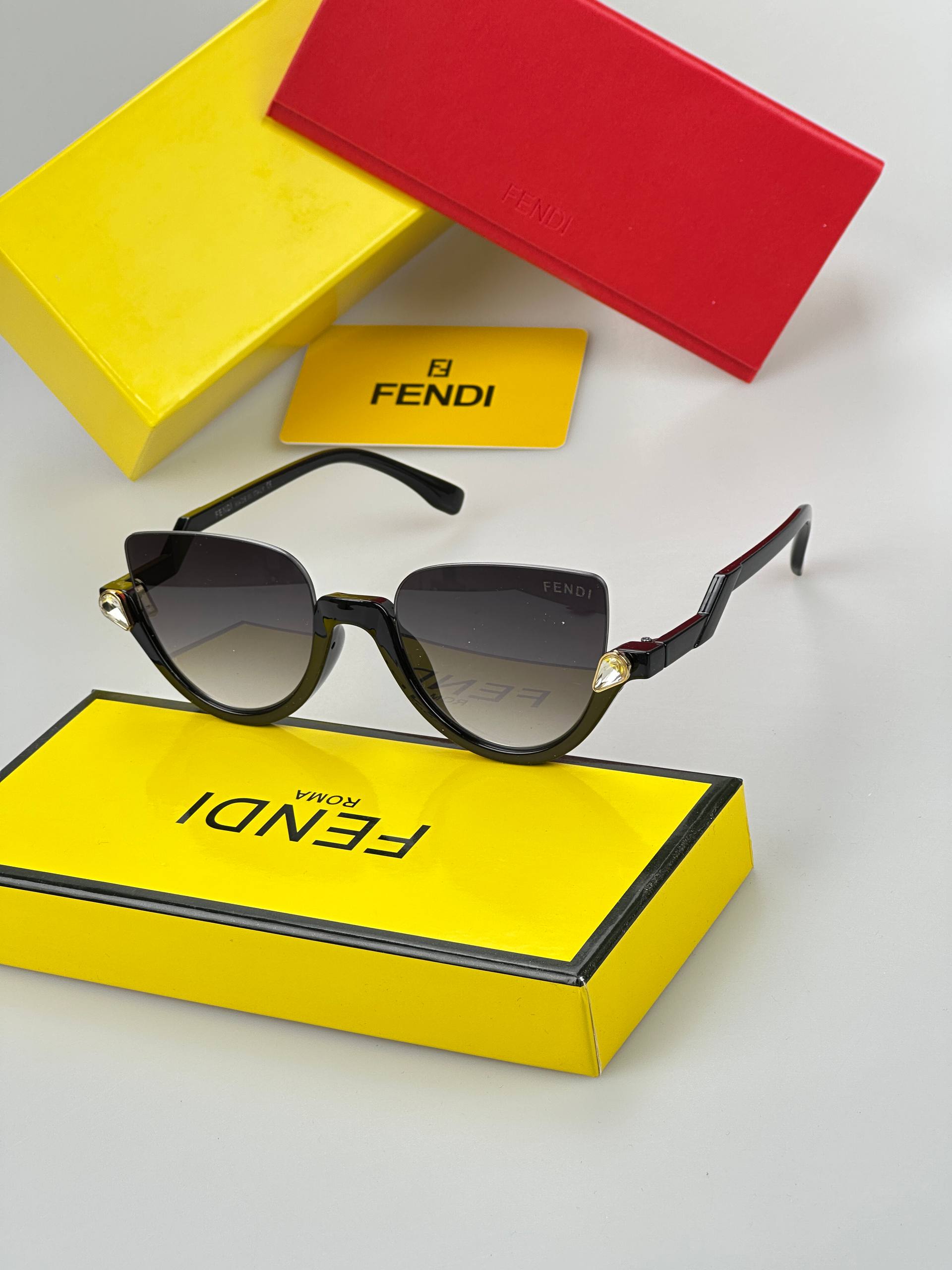 عینک نیم فریم FENDI - تصویر 2